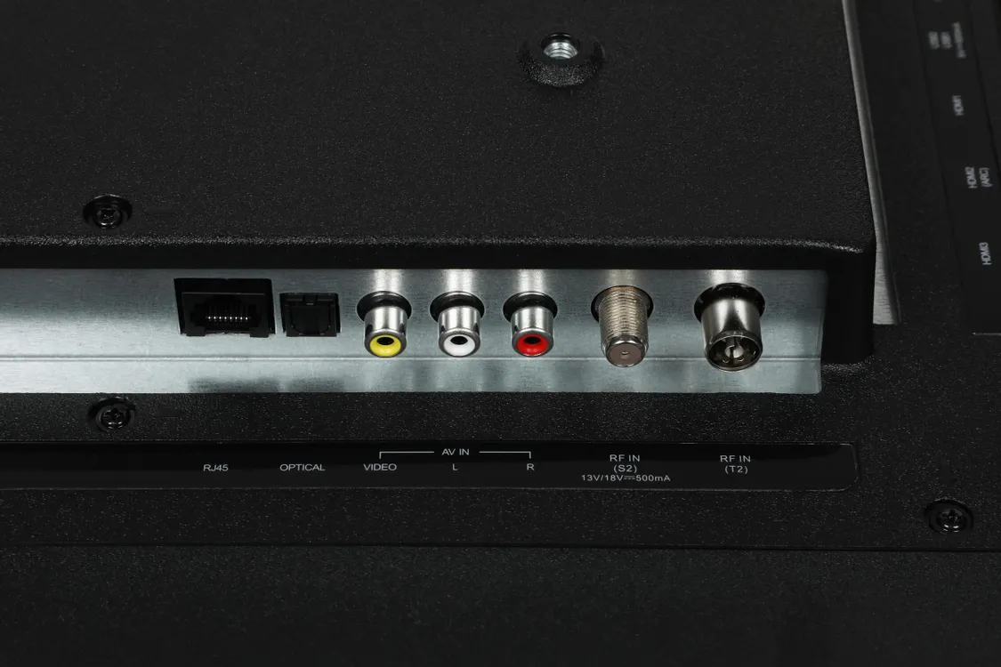 Телевизор 55" BQ 55FU32B Black; 3840 х 2160; 3000:1; Wi-Fi; 3xHDMI; WebOS; 11,45 кг