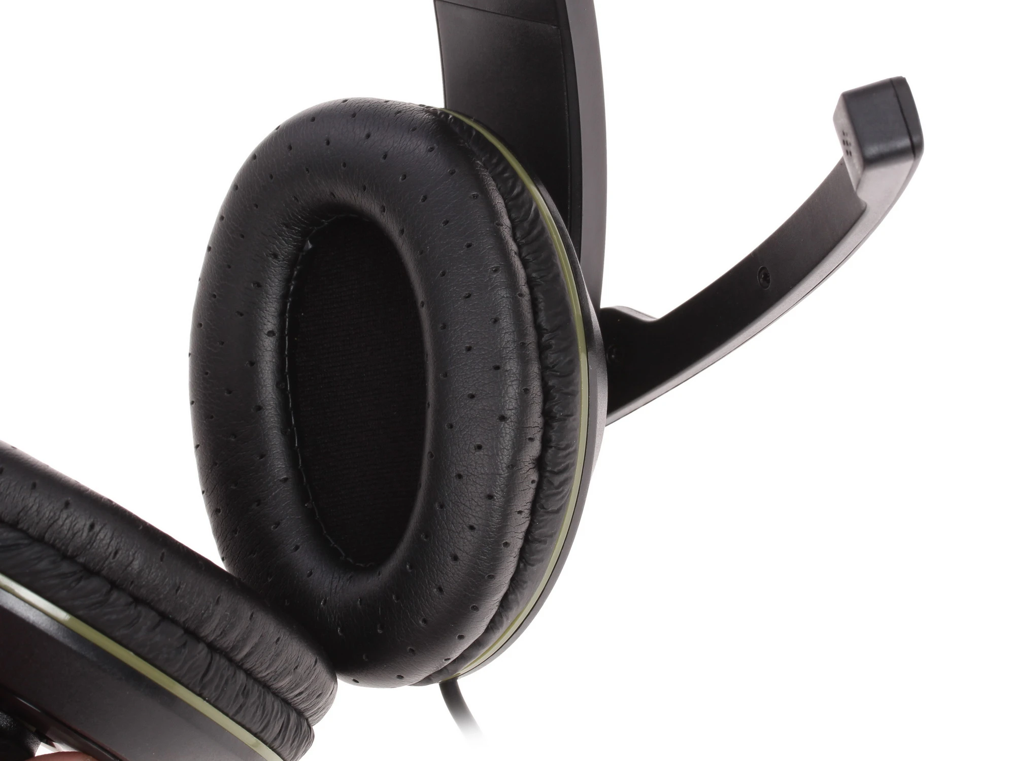 Гарнитура игровая Defender Warhead G-110 (64102***); оголовье (headband); 18 - 20 000 Гц; 32 Ом; 2,1 м; микрофон; регулятор громкости; 2 x 3,5 мм (min