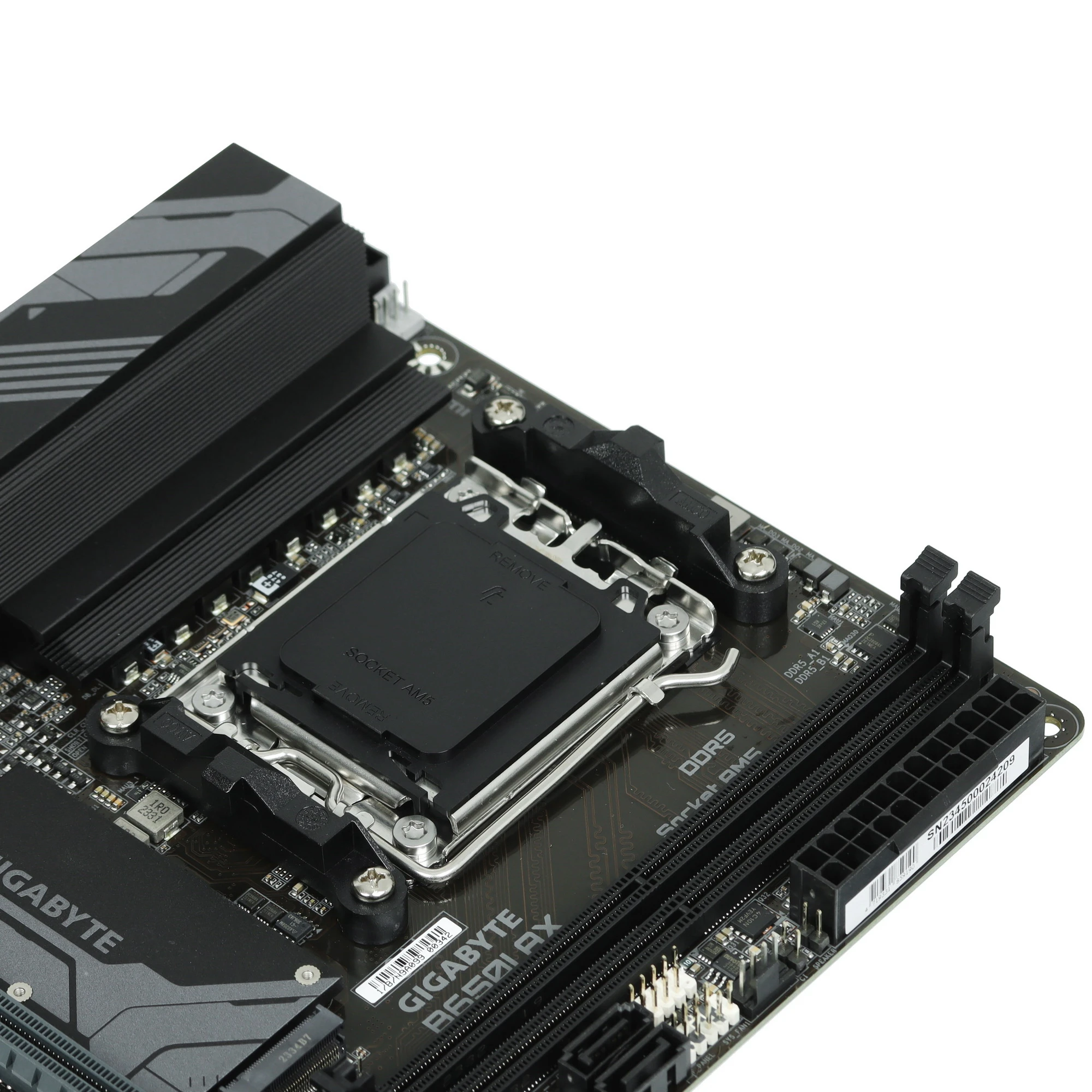 Материнская плата Gigabyte B650I AX; Socket AM5; Mini-ITX; AMD B650; 2хDDR5(6400); 1xPCI-E x16; 1xHDMI; 1xDP; 2xSATA 6Gb/s; Audio 8 ch; 2.5GbE+WIFI 6/