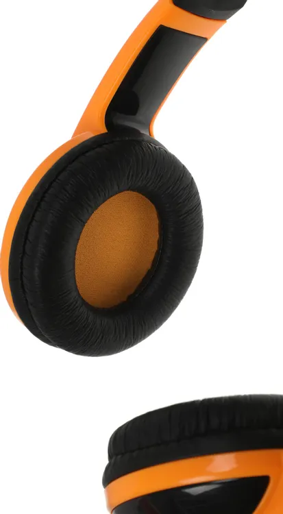 Гарнитура игровая Defender Warhead G-120 (64099***); оголовье (headband); 20 - 20 000 Гц; 32 Ом; 2,0 м; микрофон; регулятор громкости; 2 x 3,5 мм (min