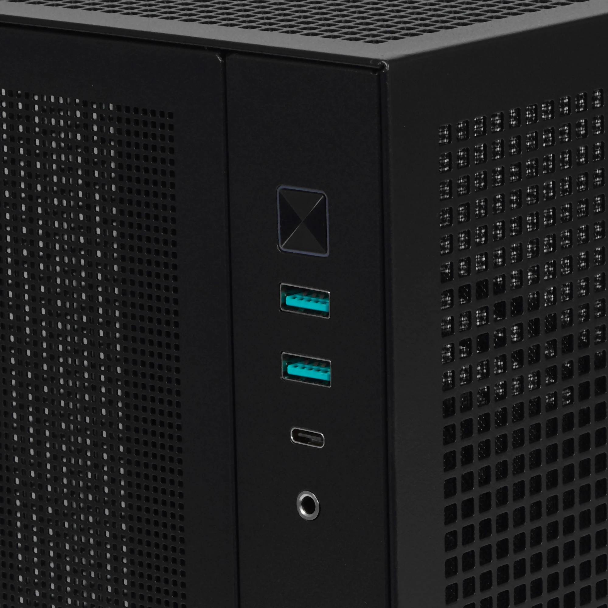 Корпус DeepCool CH170 DIGITAL Black (R-CH170-BKNPI0D-G-1); Mini-ITX; Mini-Tower; без БП; сталь; 2xUSB 3.X; 1xUSB 3.X Type C; 1x jack 3.5 mm Mic/Aud; ч